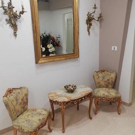 ホテル Ostuni Crispi House エクステリア 写真