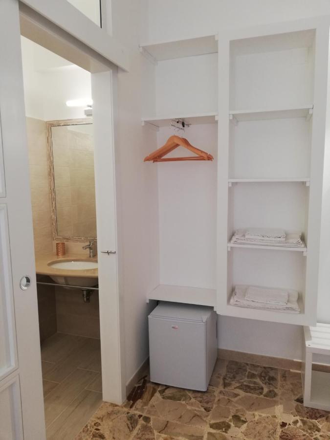 ホテル Ostuni Crispi House エクステリア 写真